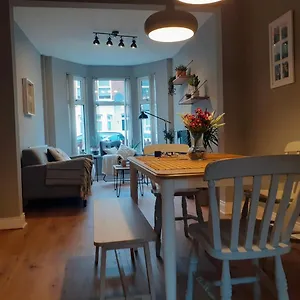 https://js-downtown-sky-attic-room.belfasthotelsireland.com