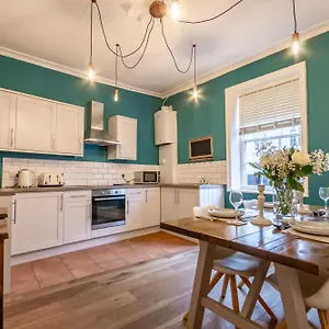 https://walmgate-cottage.yorkshirehotels.net